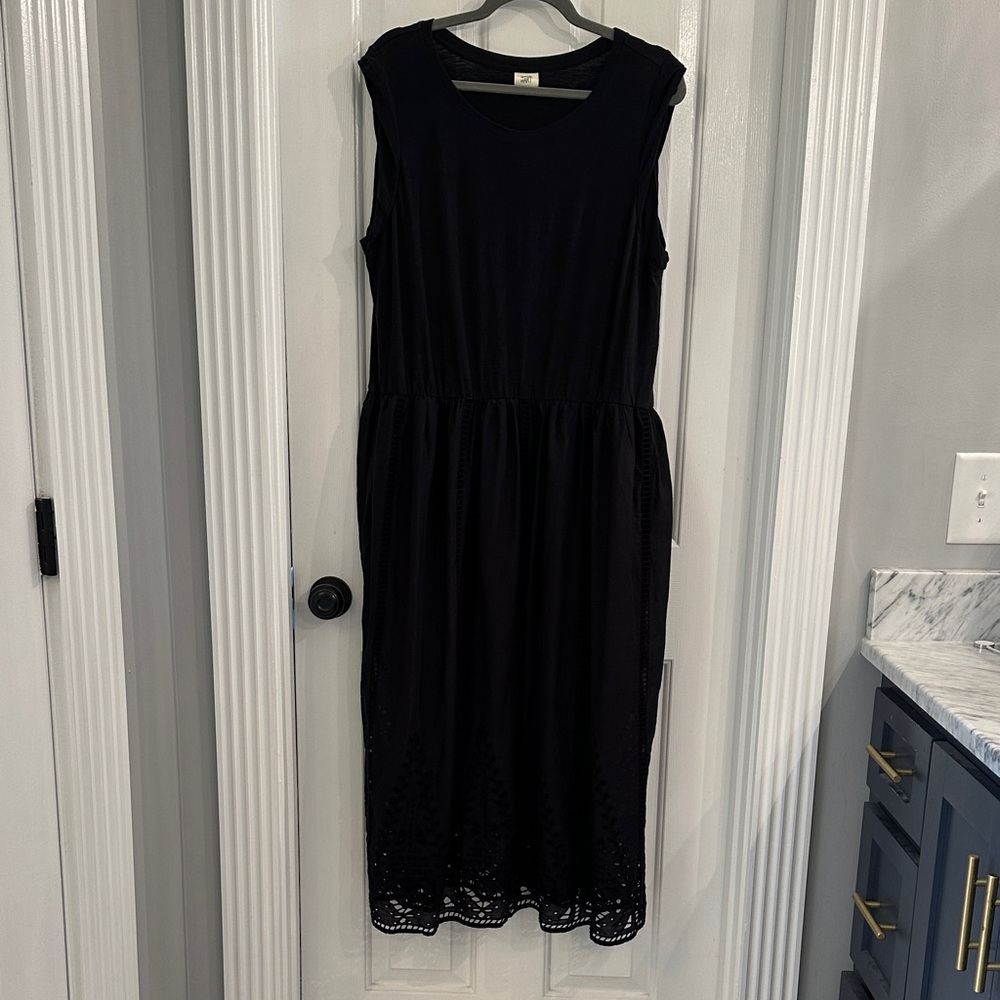 Elegant Black Eyelet Midi Dress